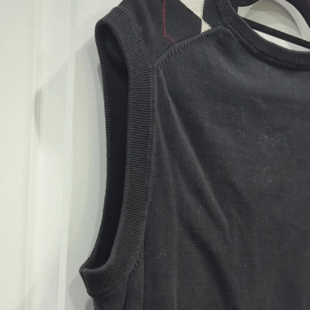 Croft & Barrow Black and White V-Neck Sweater - Picture 5 of 6